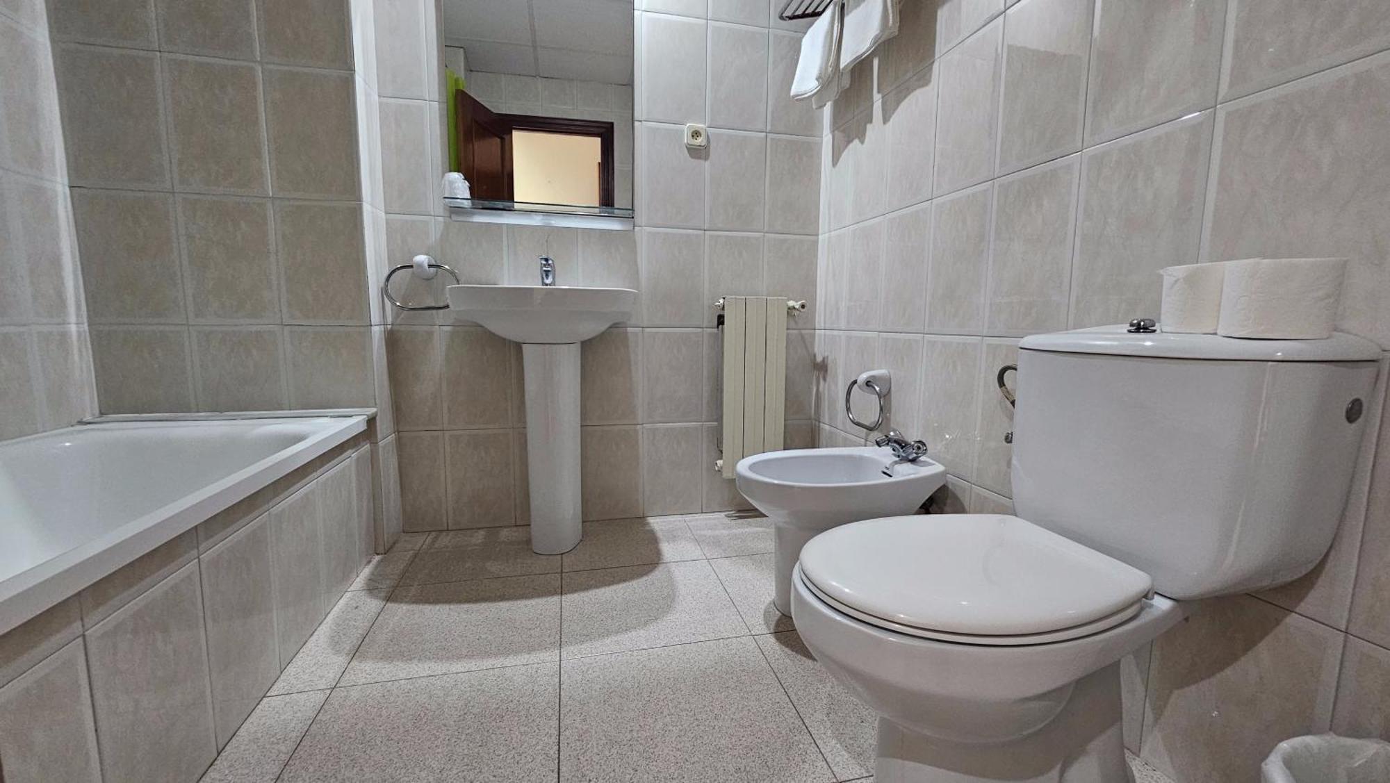 Hostal Los Manos Blanes Eksteriør bilde