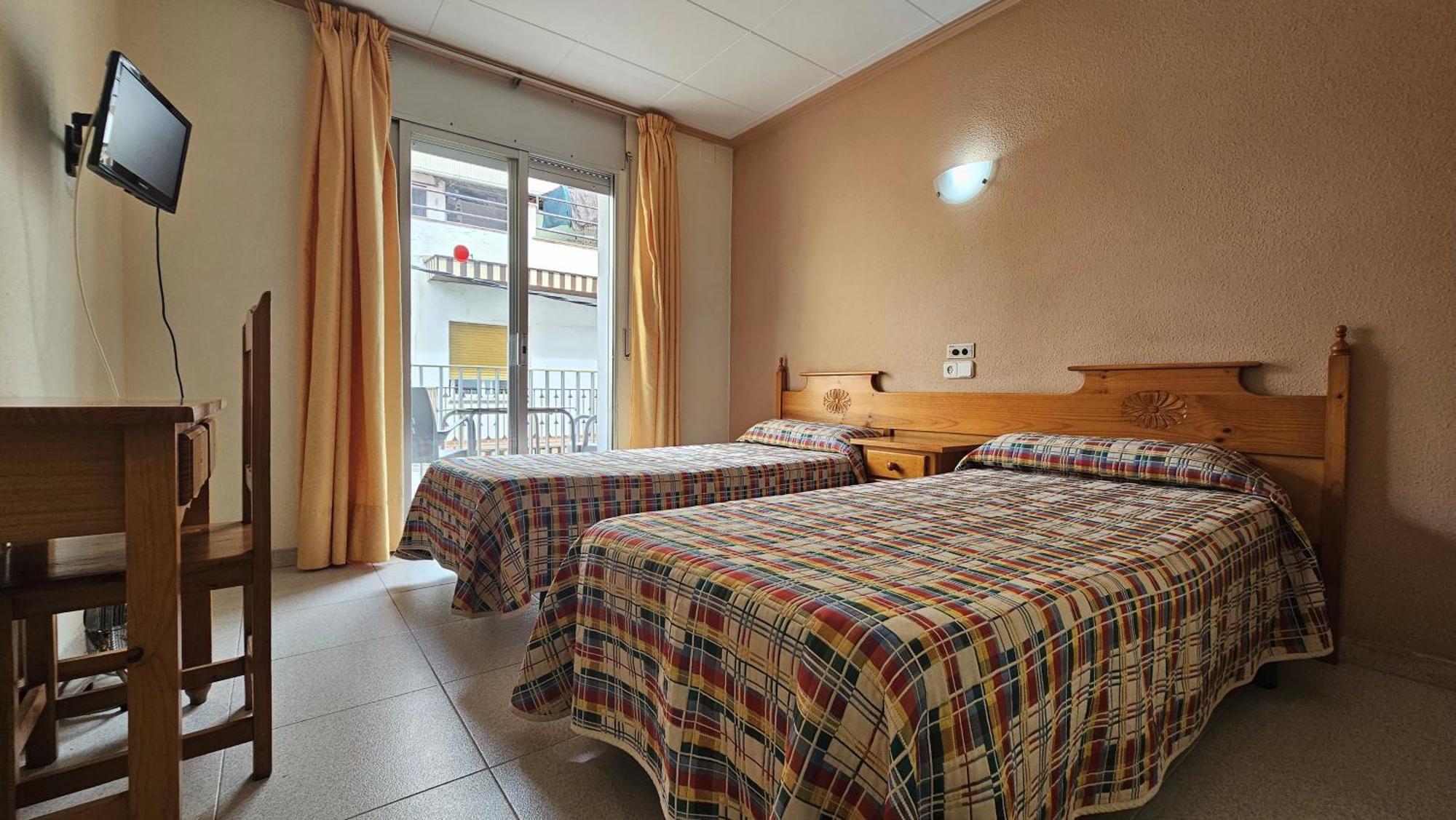 Hostal Los Manos Blanes Eksteriør bilde