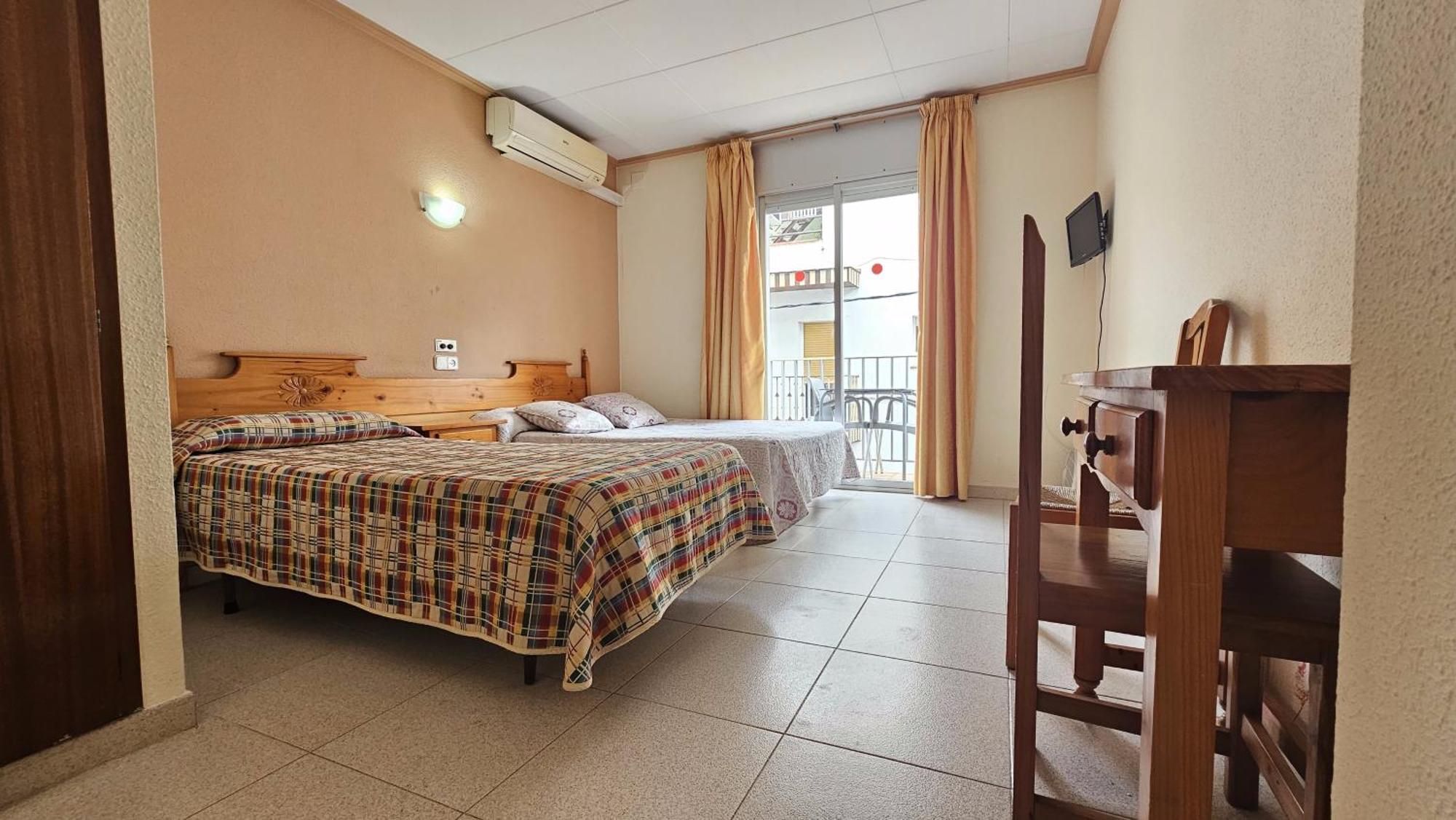 Hostal Los Manos Blanes Eksteriør bilde