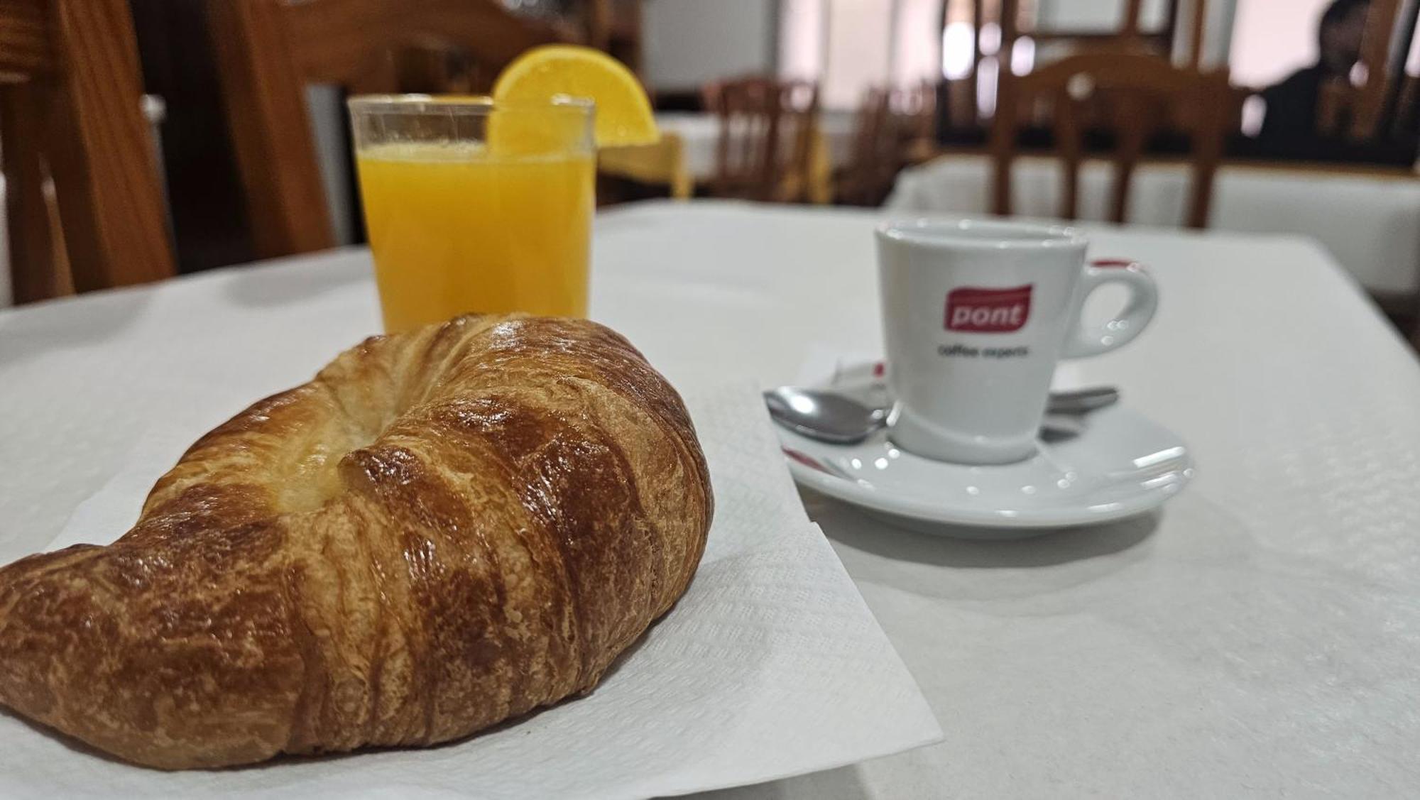 Hostal Los Manos Blanes Eksteriør bilde