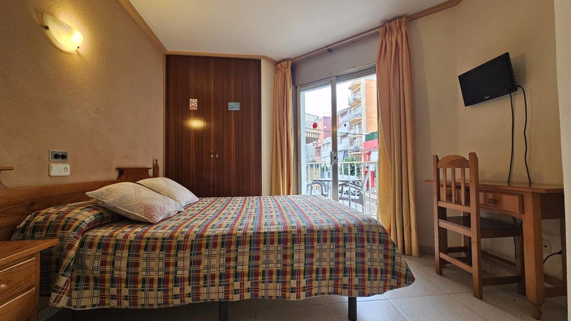 Hostal Los Manos Blanes Eksteriør bilde