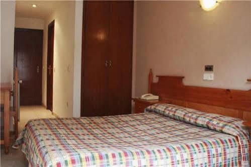 Hostal Los Manos Blanes Eksteriør bilde